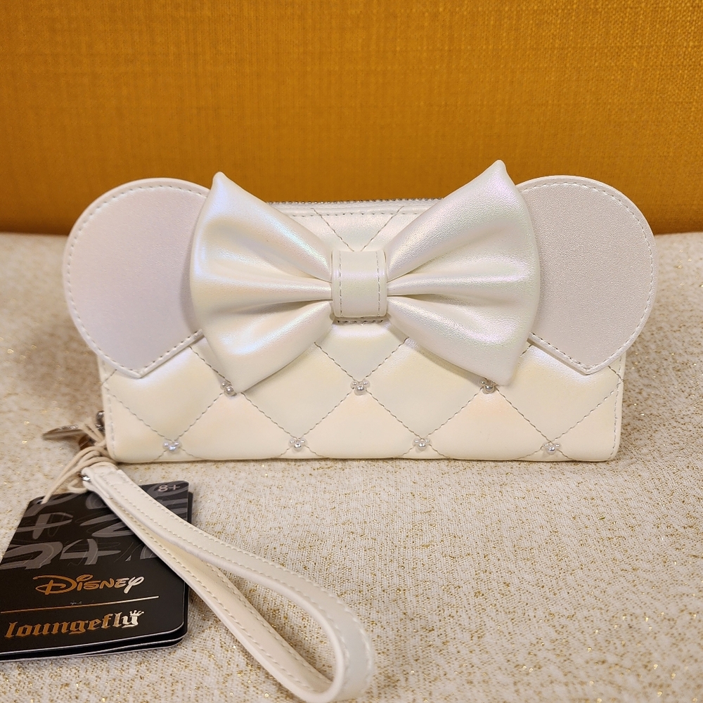 Loungefly Disney Minnie Mouse Wedding Iridescent Quilted Bow Wristlet Wallet NEW